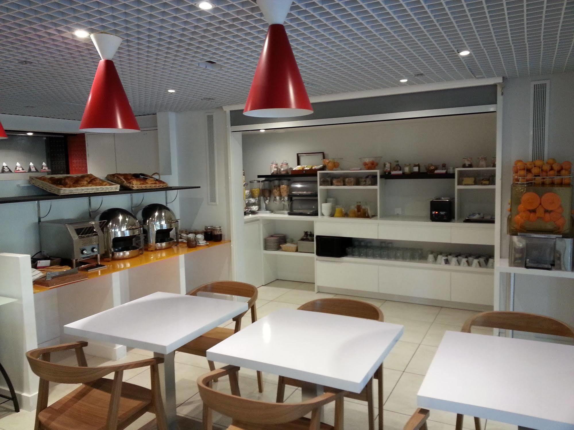 Brit Hotel Porte D'Espagne แปร์ปินญอง ภายนอก รูปภาพ